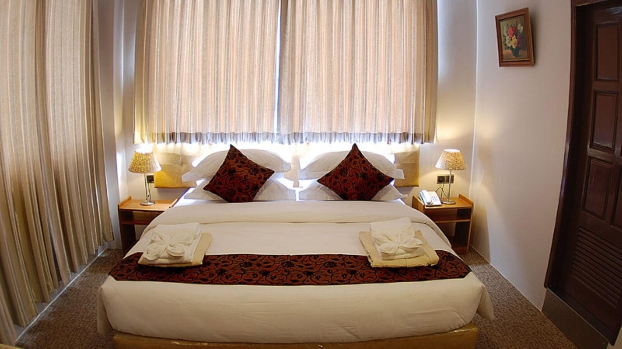 Holiday Hotel Yangon Exterior foto